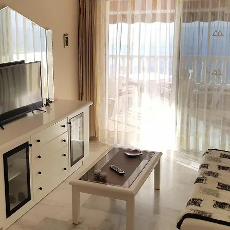 Panoramic Ocean View Apartment